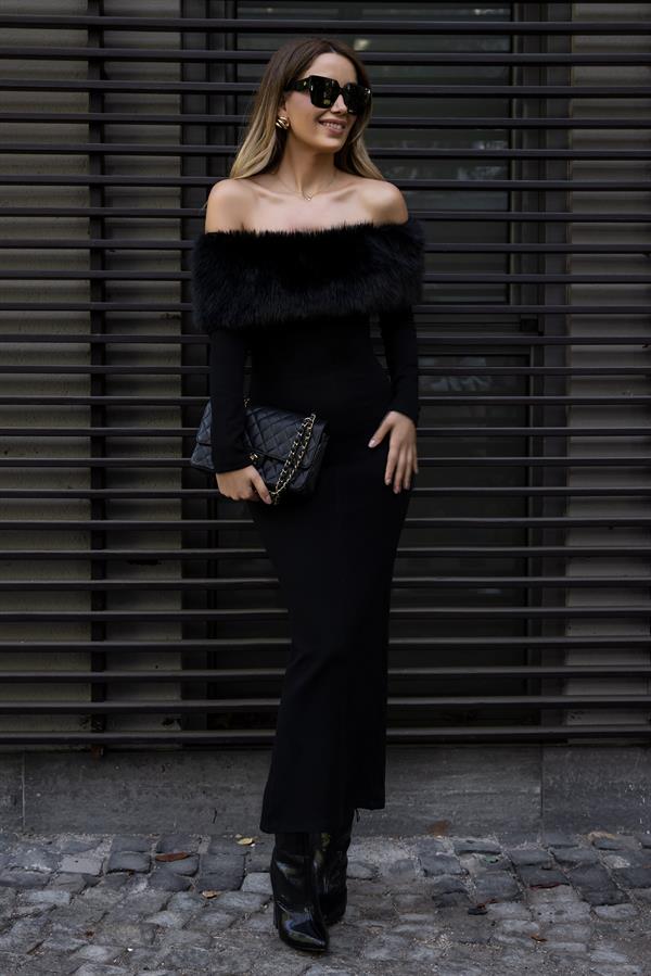 Yaka Detaylı Triko Elbise - SİYAH