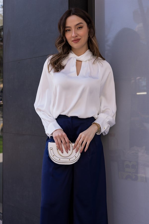 Yaka Düğümlü Saten Bluz - EKRU