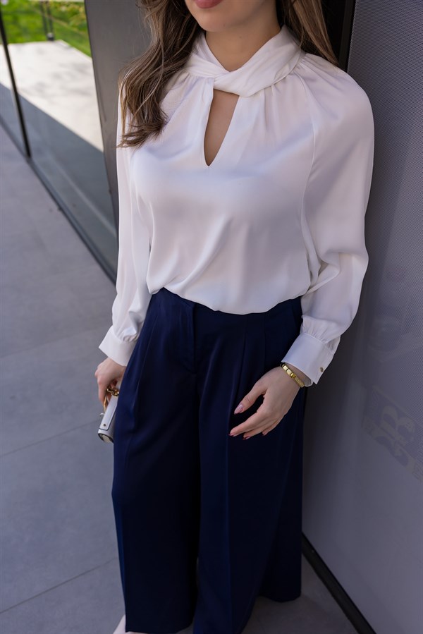 Yaka Düğümlü Saten Bluz - EKRU