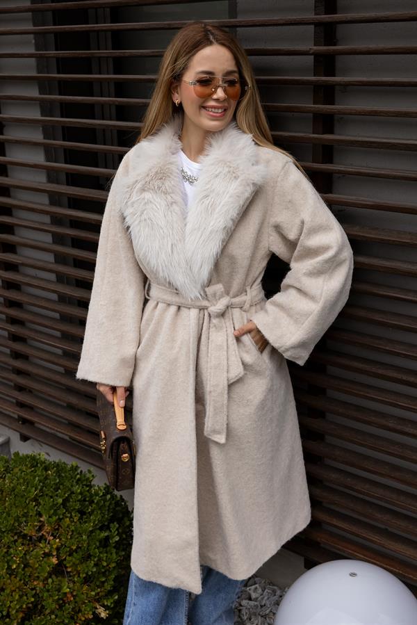 Yaka Kürklü Kuşaklı Kaban - KREM