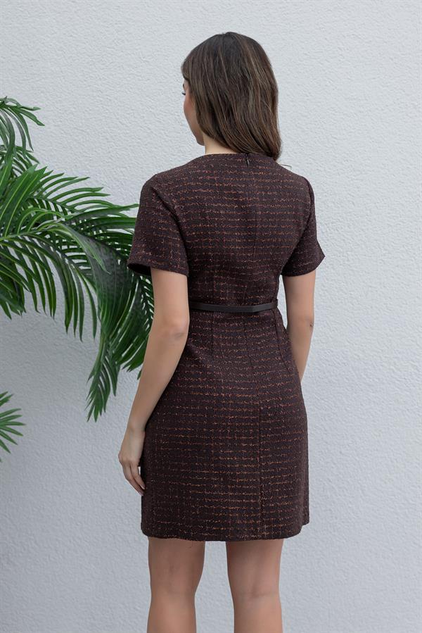 Yaka Pens Detay Tüvit Elbise - KAHVERENGİ