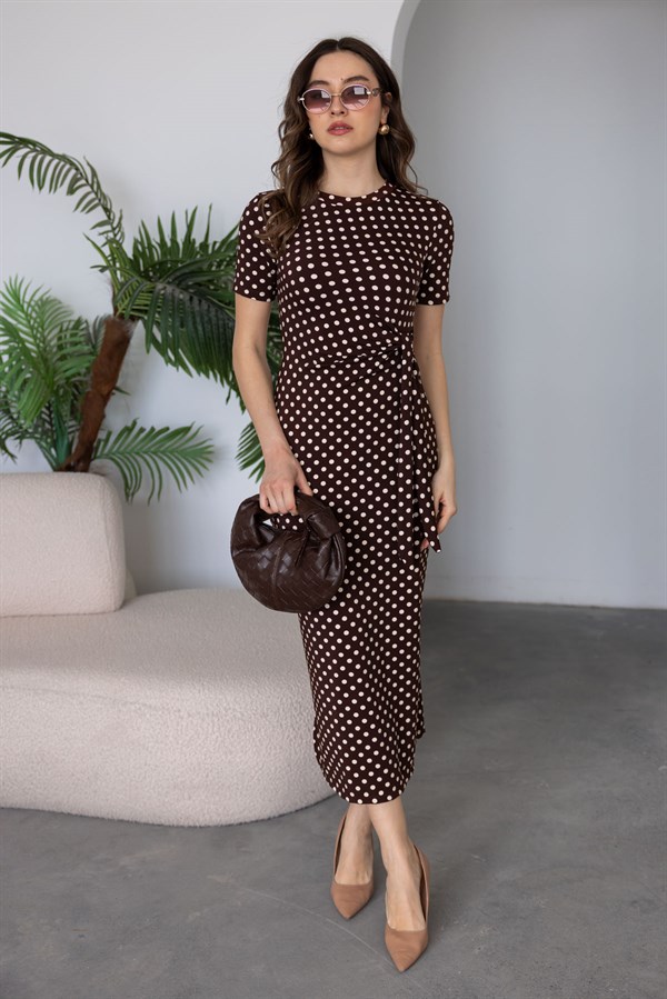 Yandan Bağlamalı Puantiyeli Elbise - KAHVERENGİ