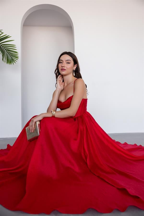 Yırtmaçlı Uzun Abiye - KIRMIZI