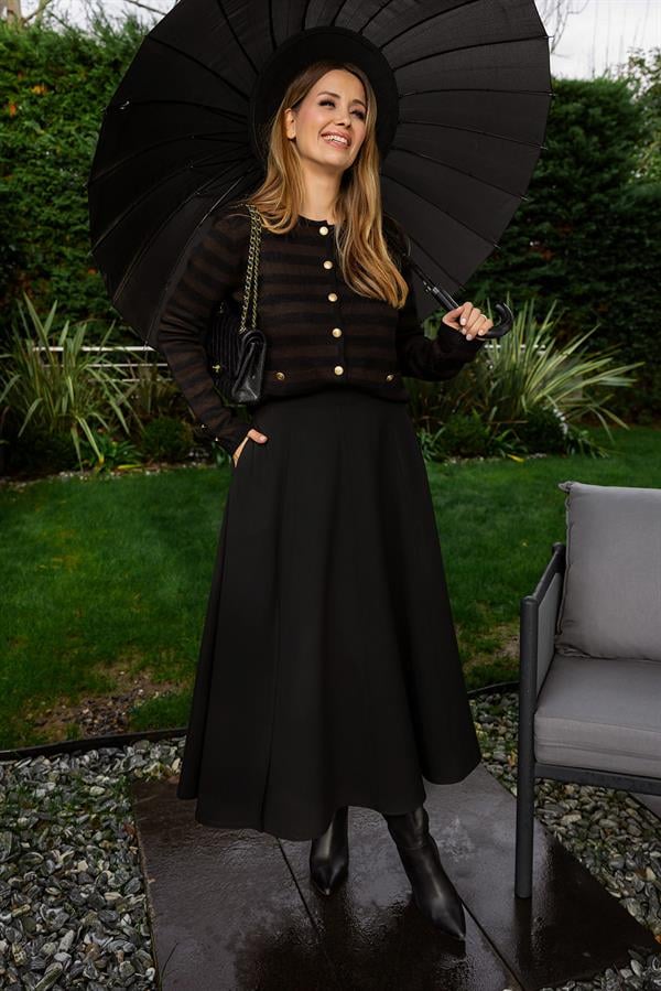 Yırtmaçlı Uzun Kloş Etek - SİYAH