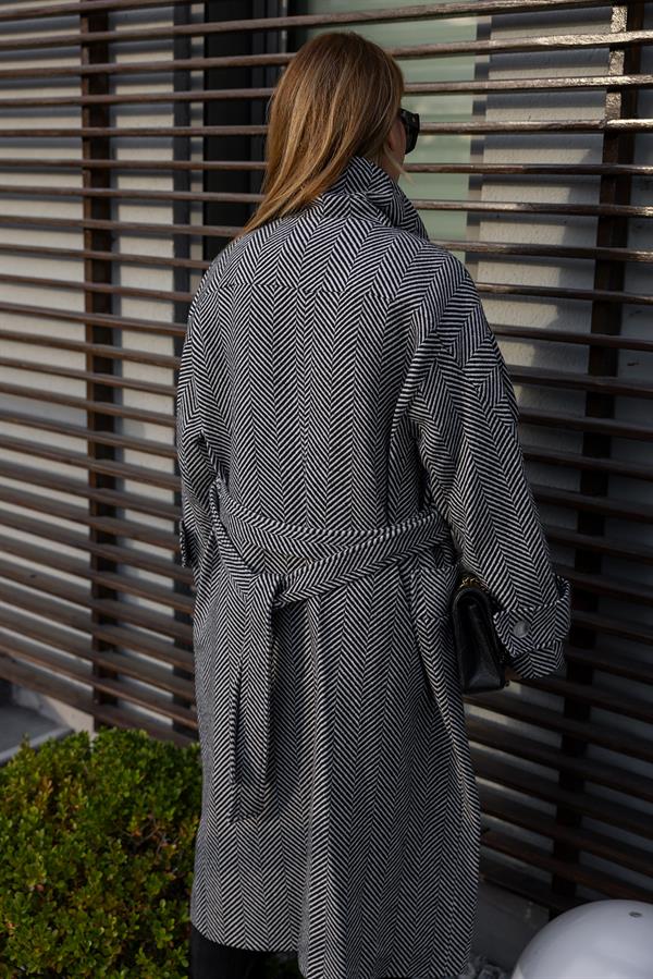 Zebra Desenli Kaban - SİYAH