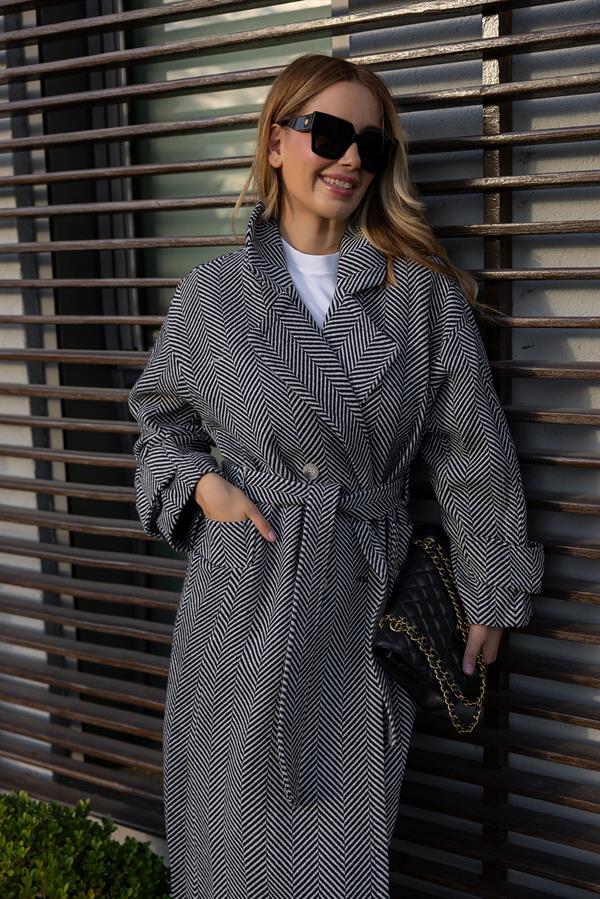 Zebra Desenli Kaban - SİYAH