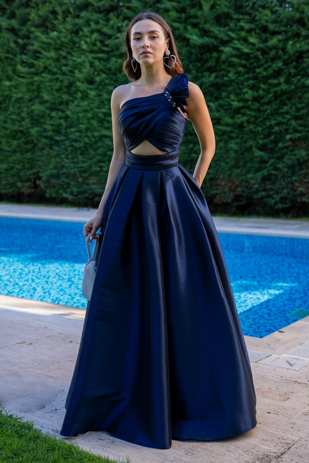 Shoulder Detail Open-Detail Gown Navy Blue