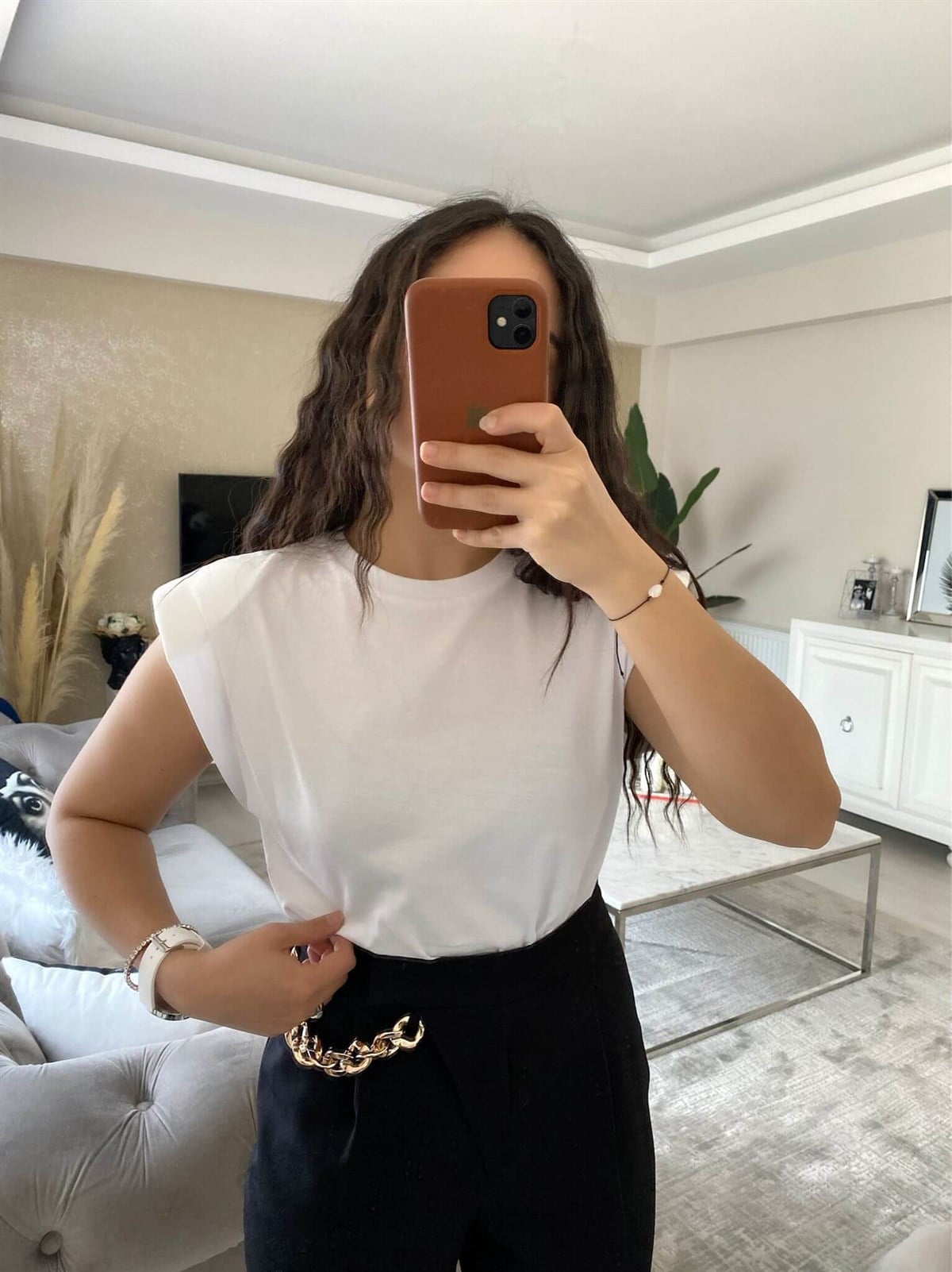 BEYAZ VATKALI TSHİRT