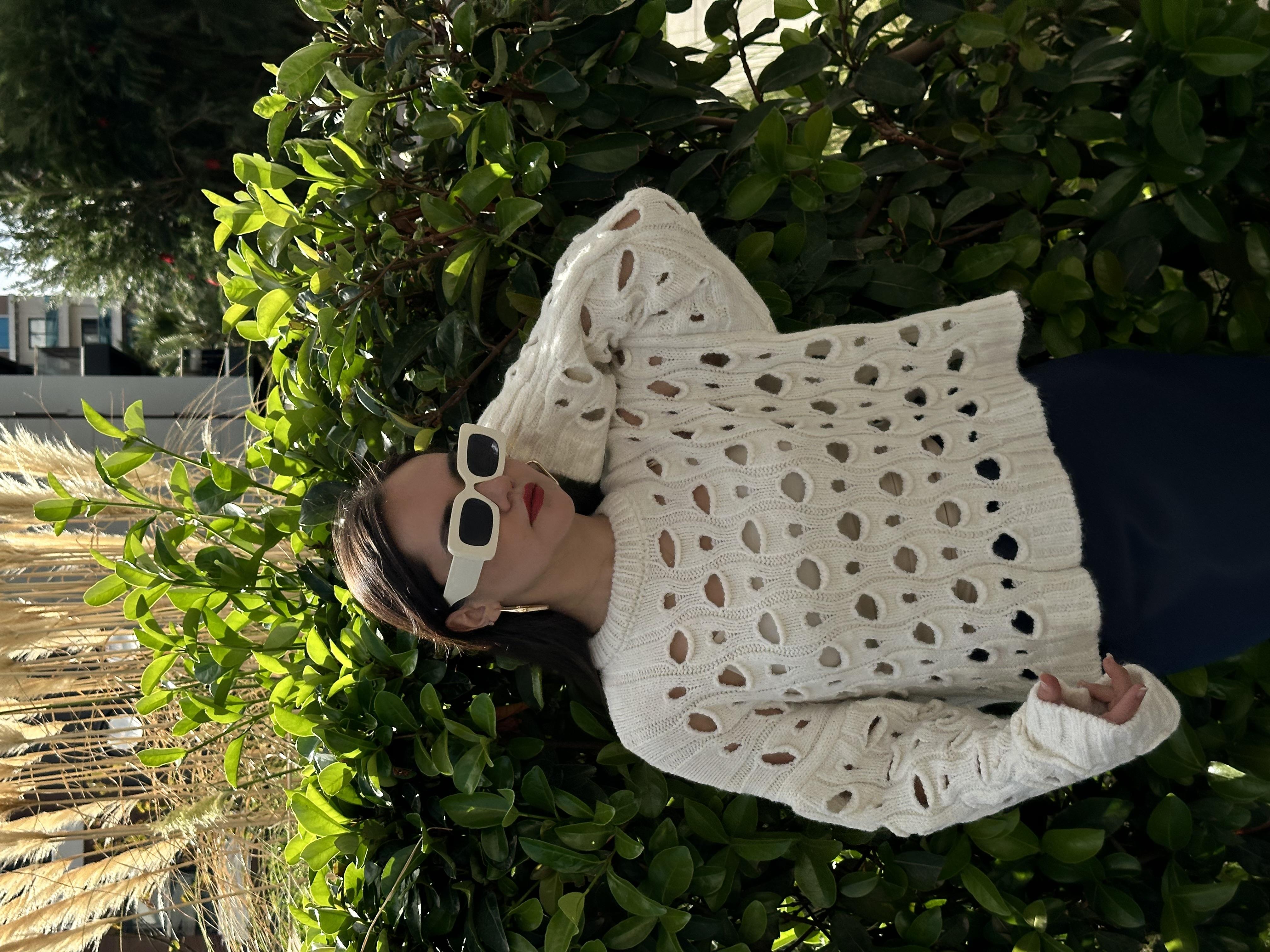 DELİKLİ KREM KAZAK