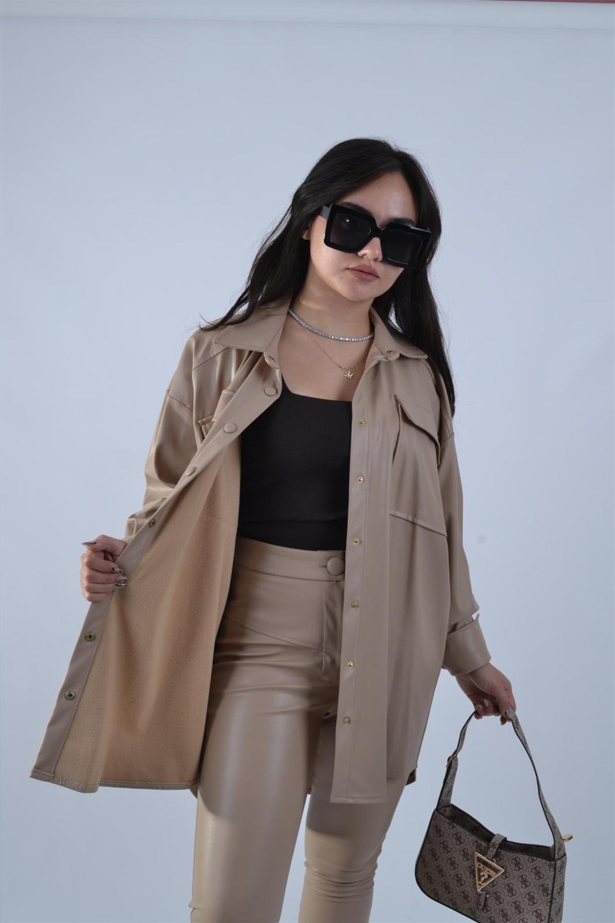 İÇİ ŞARDONLU VEGAN DERİ GÖMLEK CEKET