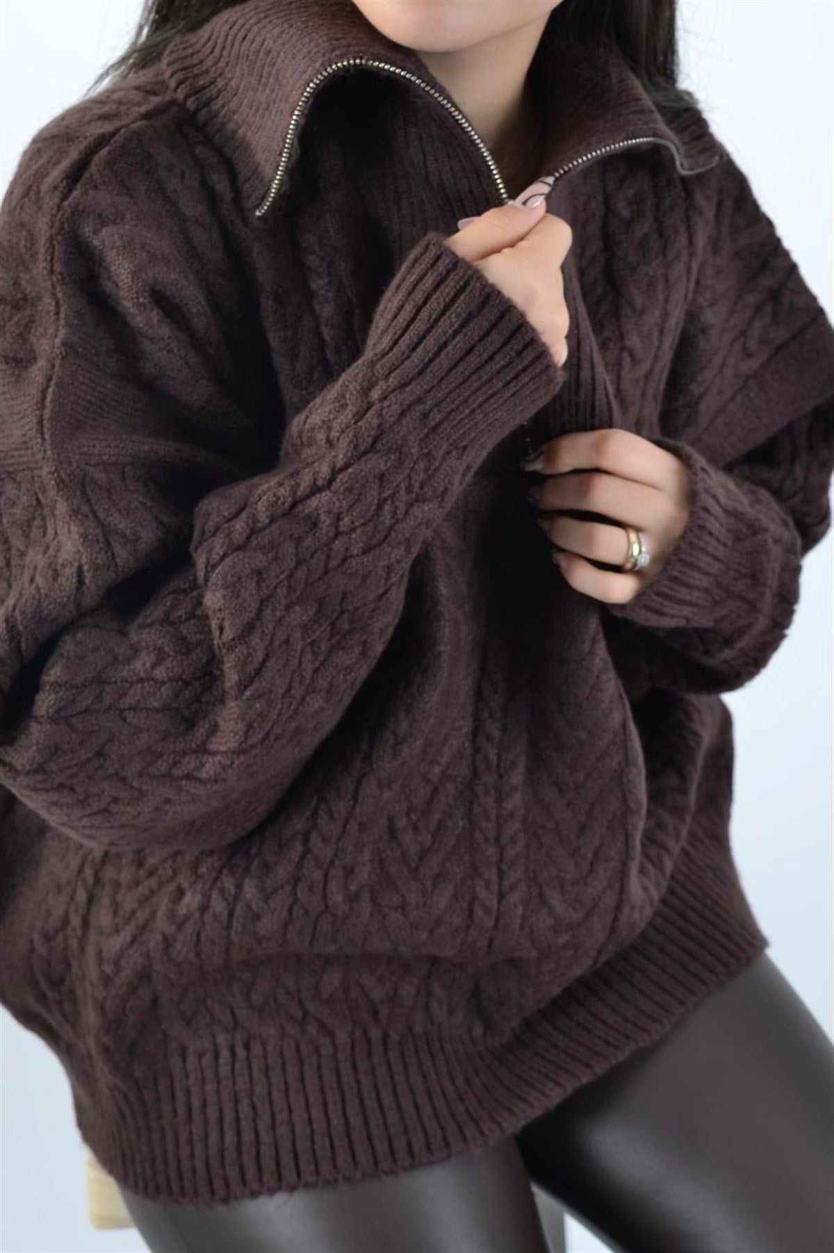 ACI KAHVE KAMYONER YAKA FERMUARLI KAZAK