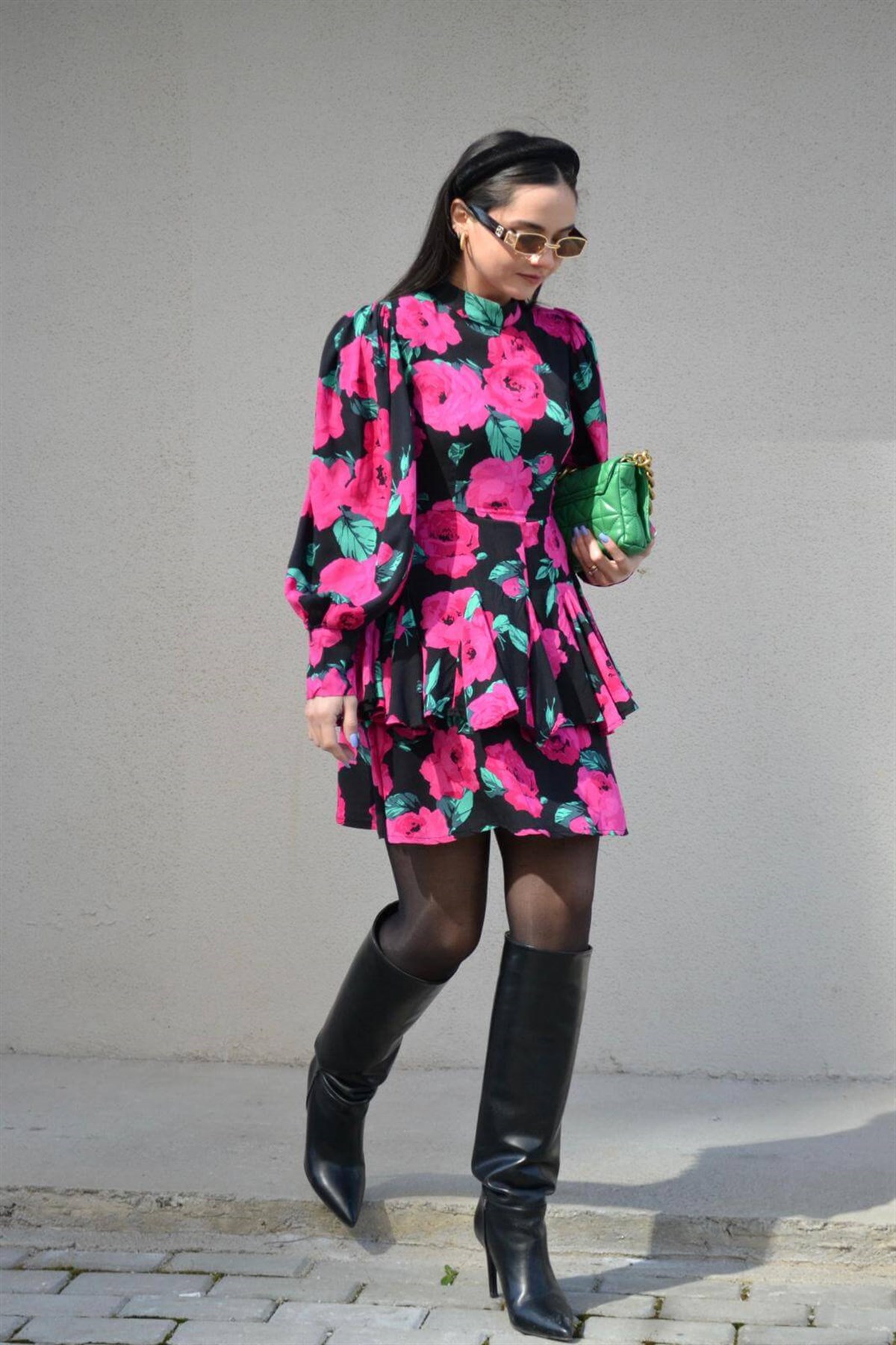 ÇİÇEK DETAYLI TASARIM ELBİSE