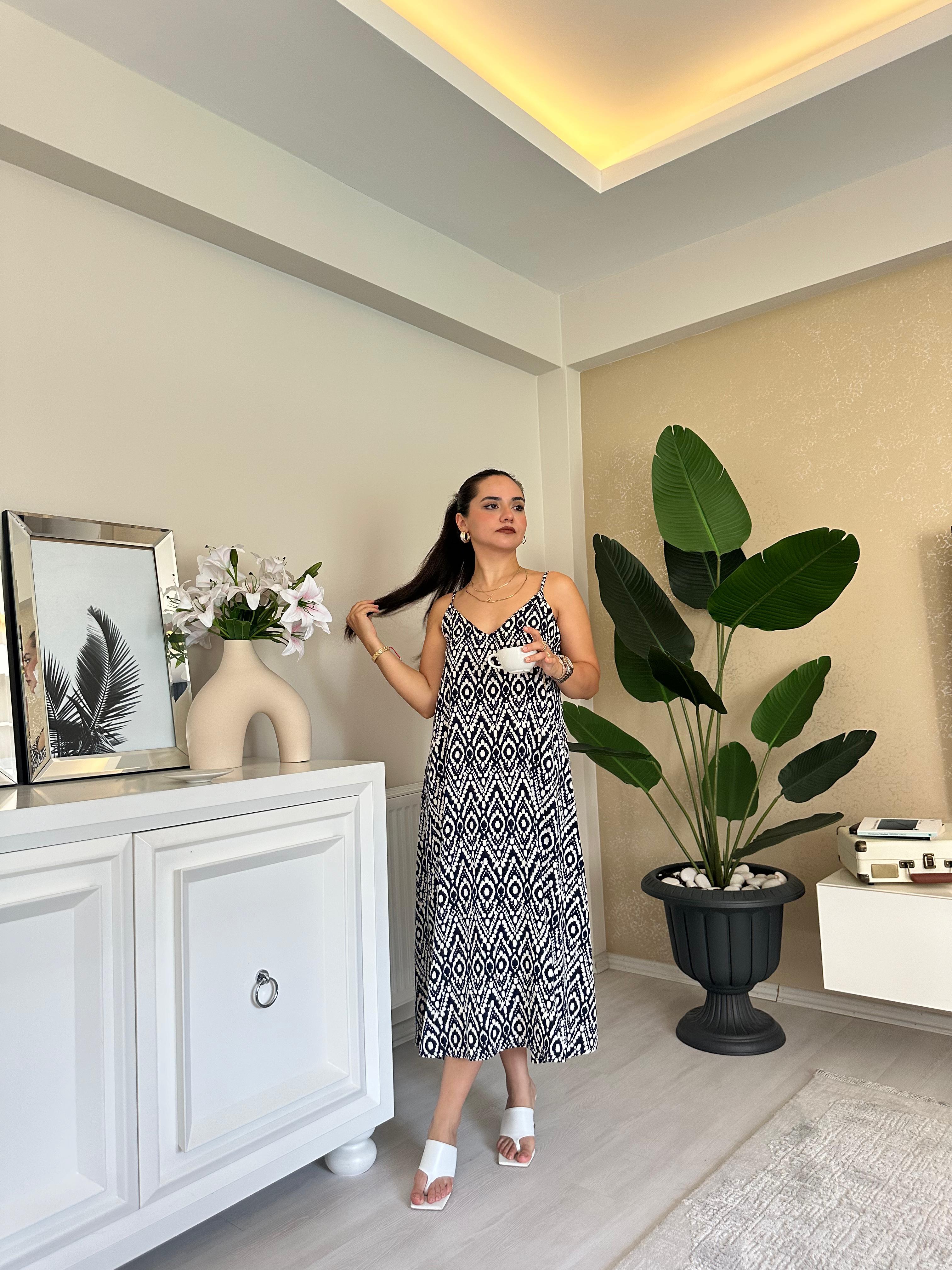 LACİVERT BEYAZ DESENLİ VİSKON ELBİSE