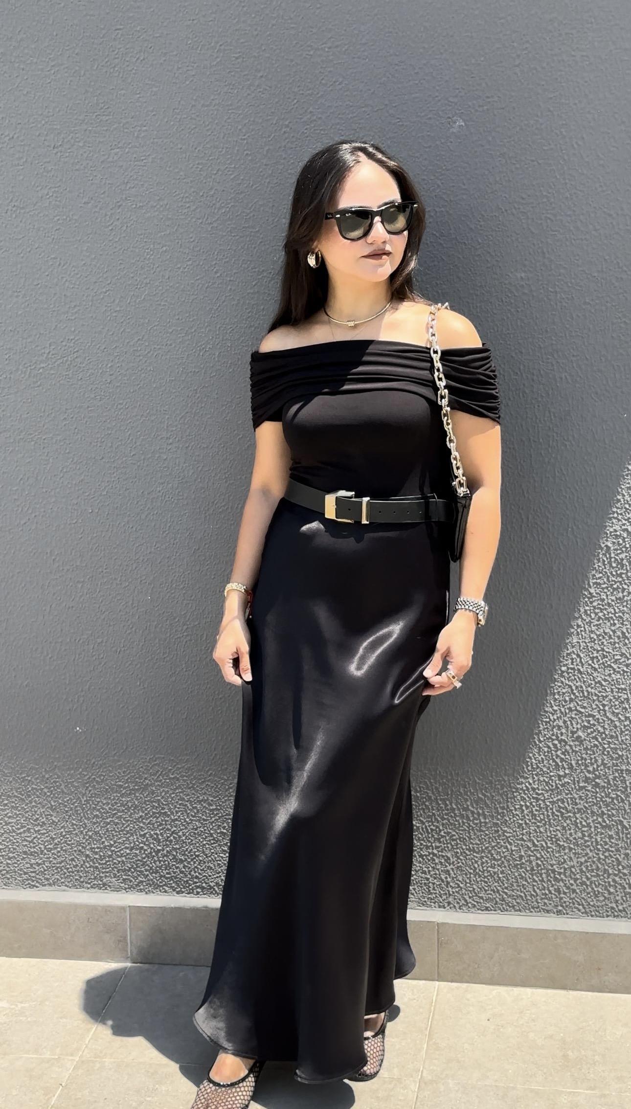 SATEN ETEKLİ KEMERLİ ELBİSE