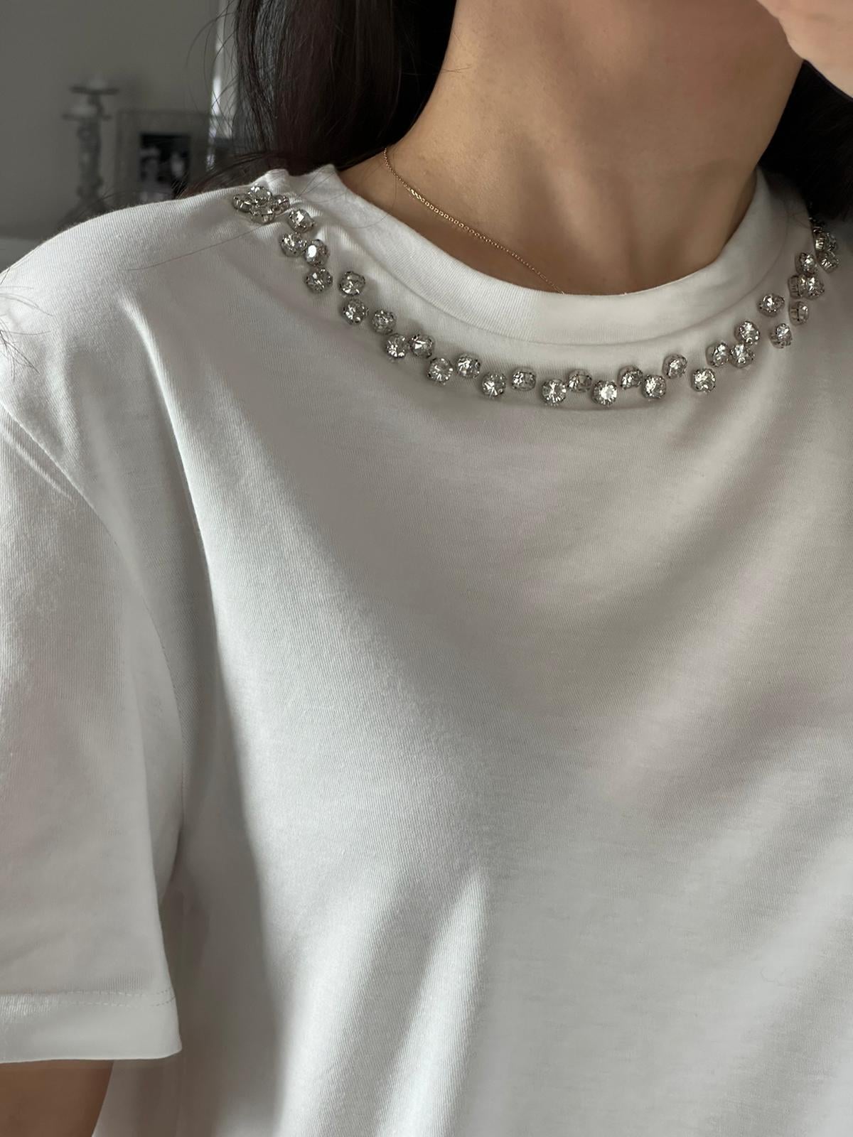 TAŞ İŞLEMELİ TSHİRT