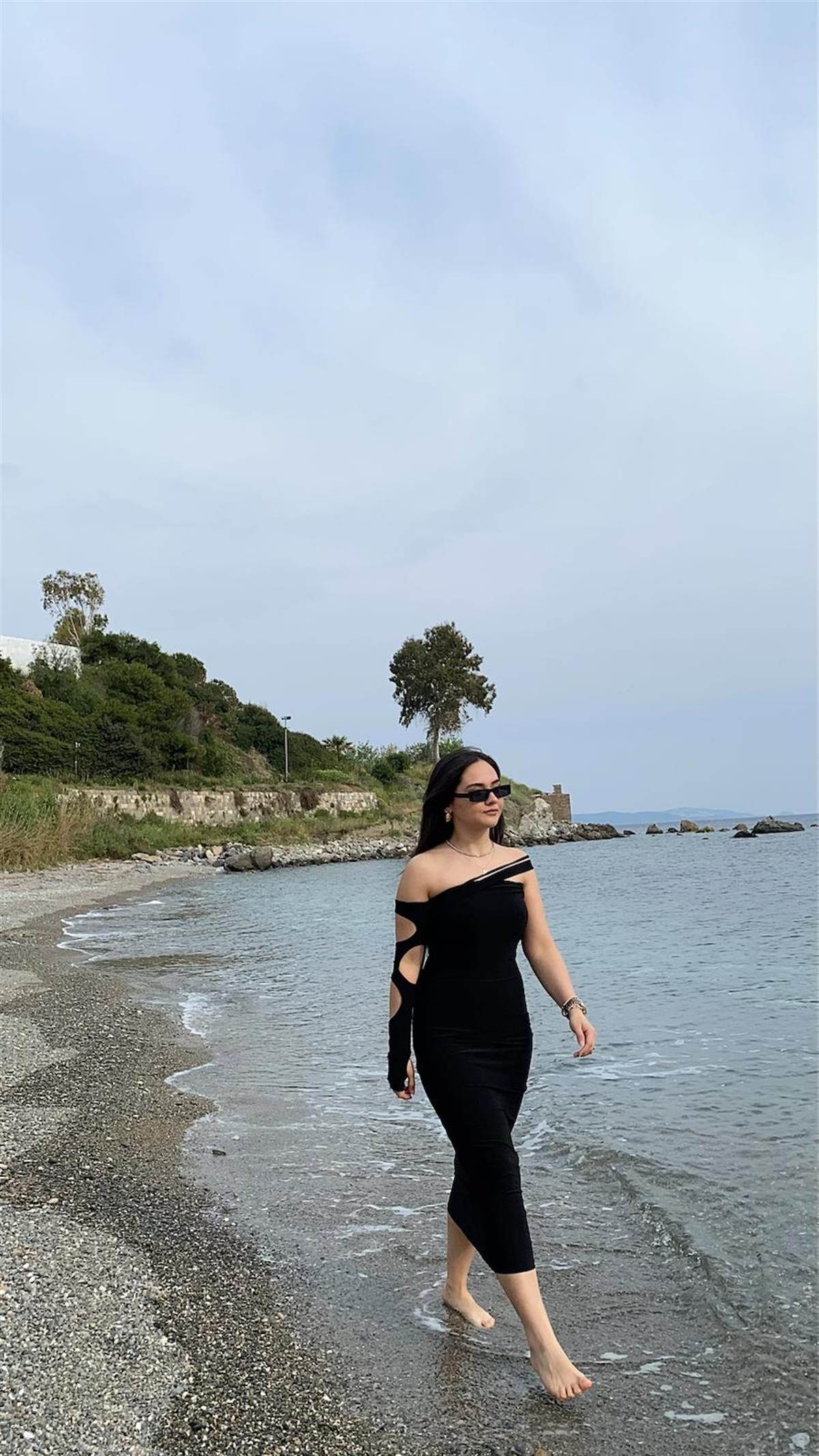 TEK KOL TASARIM ELBİSE