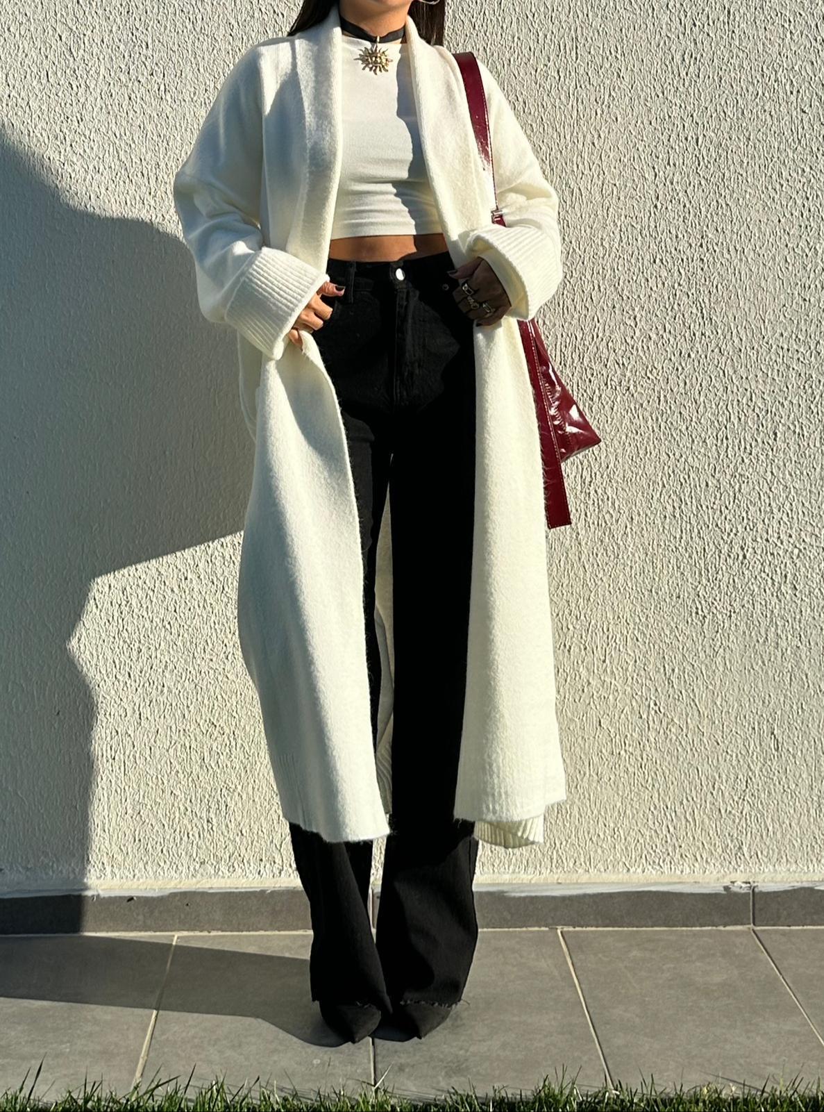 YÜKSEK BEL SİYAH JEAN