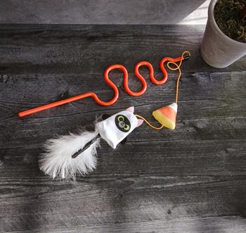 Mad Cat Hiss and Haunt Kedi Otlu ve Matatabili Oyuncaklı Kedi Oltası 