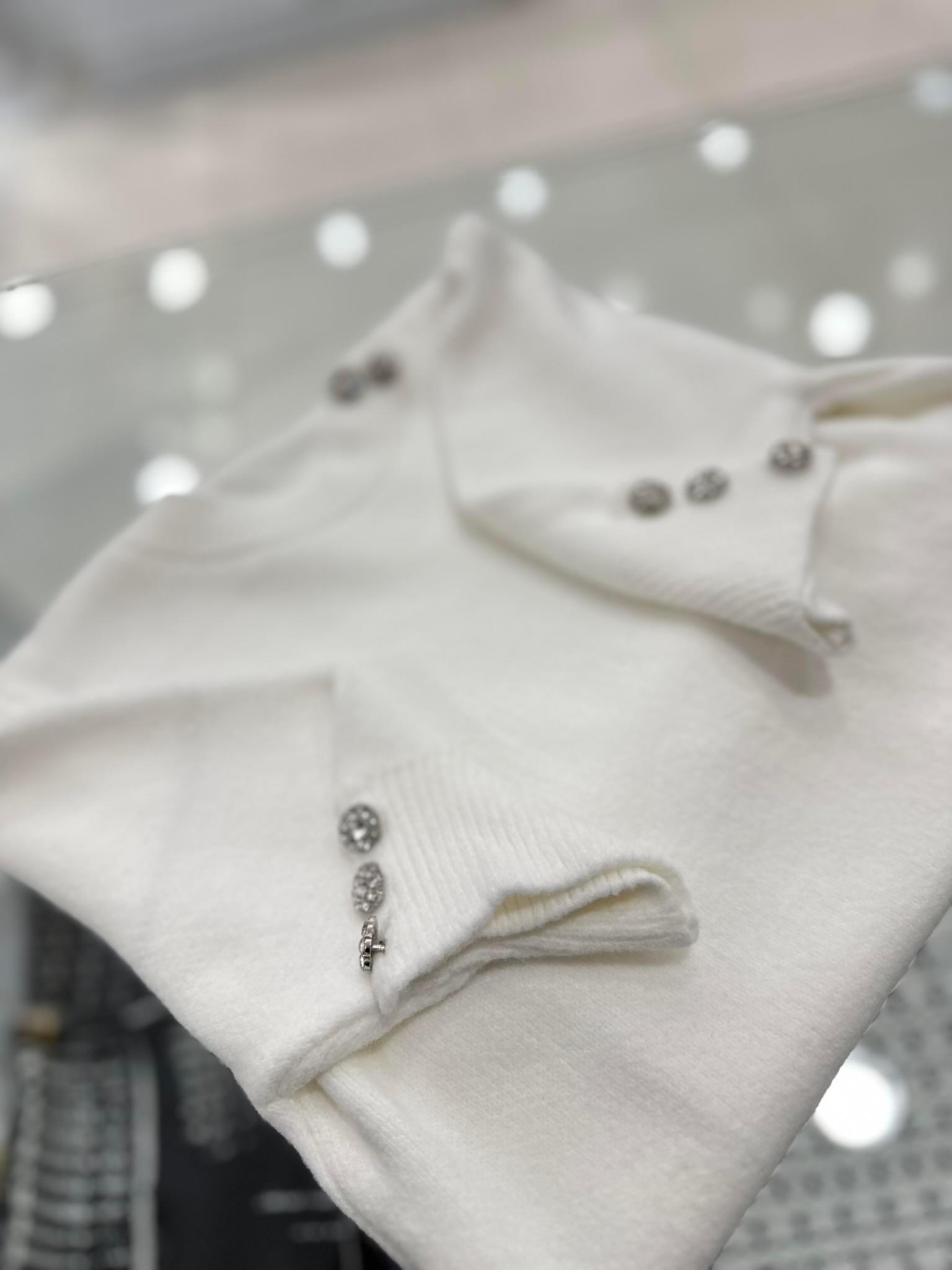 10295 Yumoş taşlı kazak  EKRU