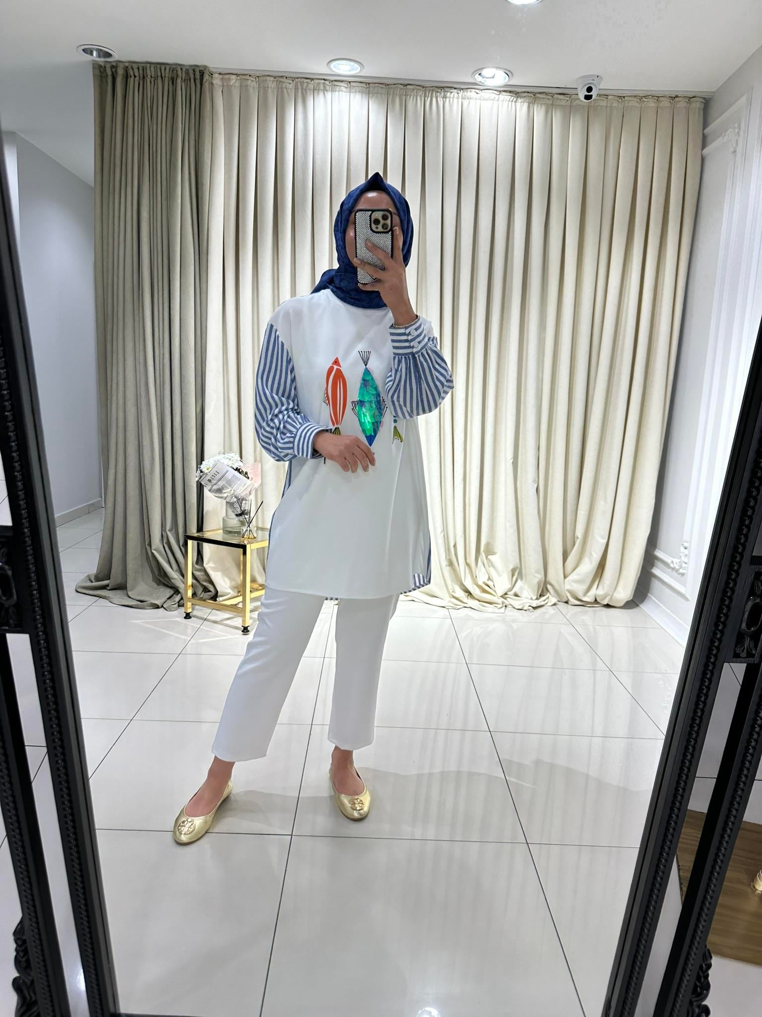 10435 Pullu balık model tunik  BEYAZ