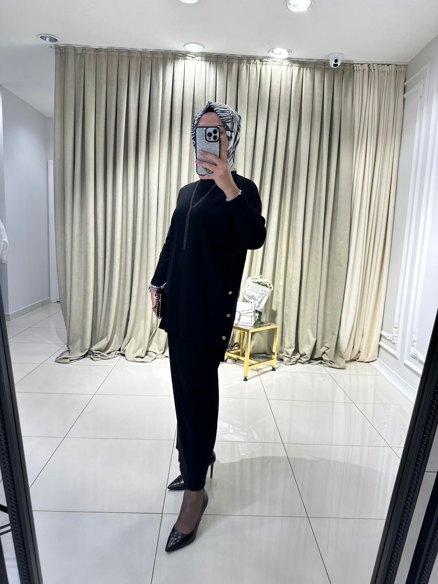 1302 Düğme detaylı kalem takım  SİYAH