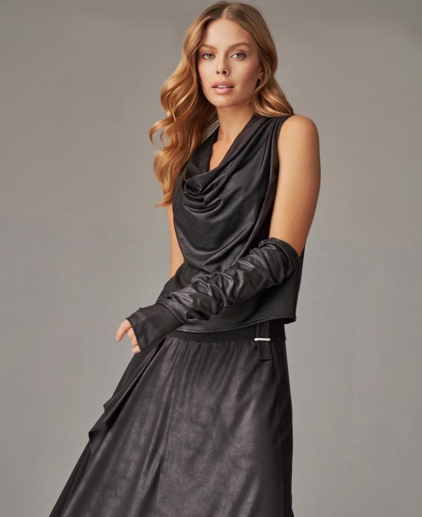 225103-D DEGAJE YAKA DERİ KUM. ASK. BLUZ SİYAH