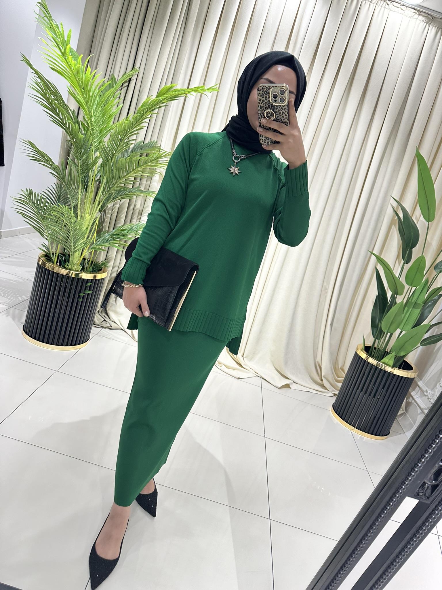 600 TIRTIKLI BLUZLU KALEM ETEKLİ TK ZÜMRÜT