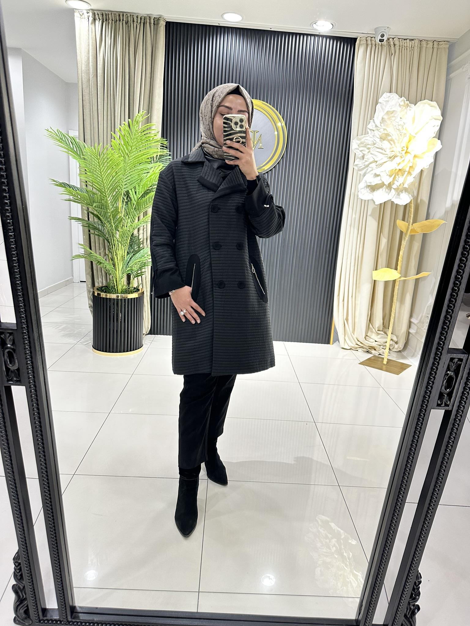 W-4803CEBİ YAKASI GARNİLİ ÇİZGİLİ KAPİTONE KAP SİYAH