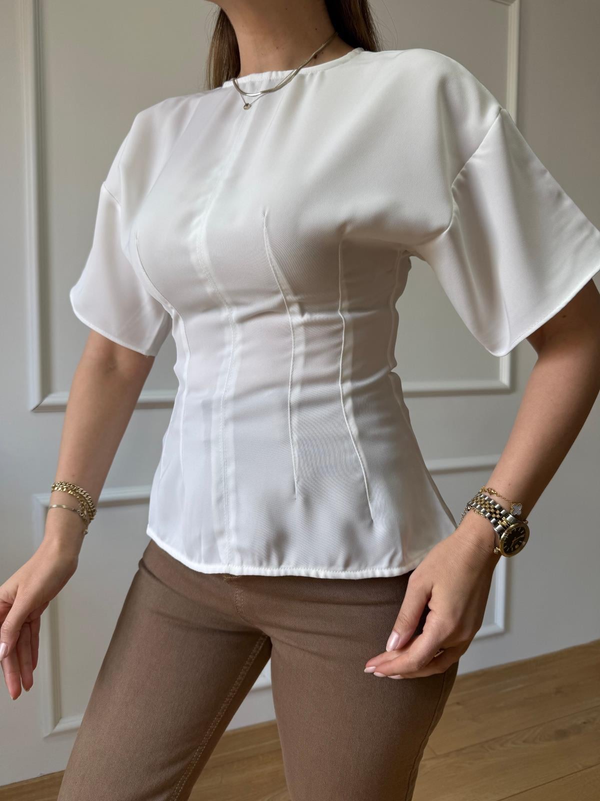 Ekru Arka Fermuarlı Bluz