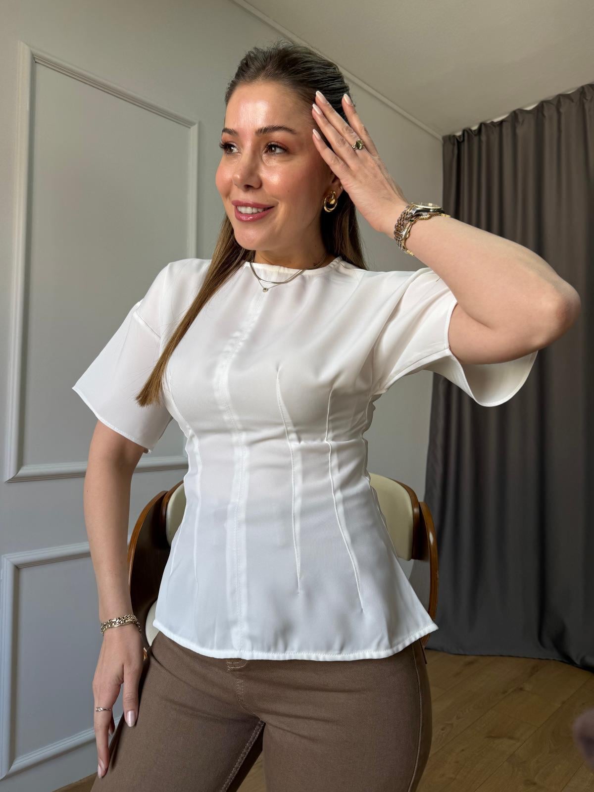 Ekru Arka Fermuarlı Bluz