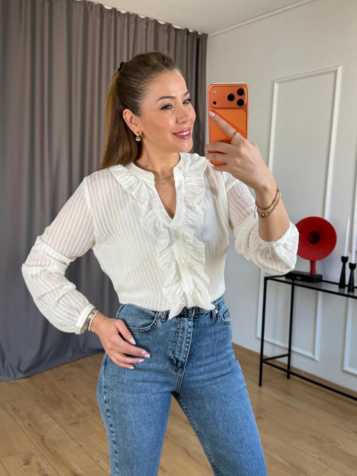 Ekru Büstiyerli Fırfır Detay Gömlek