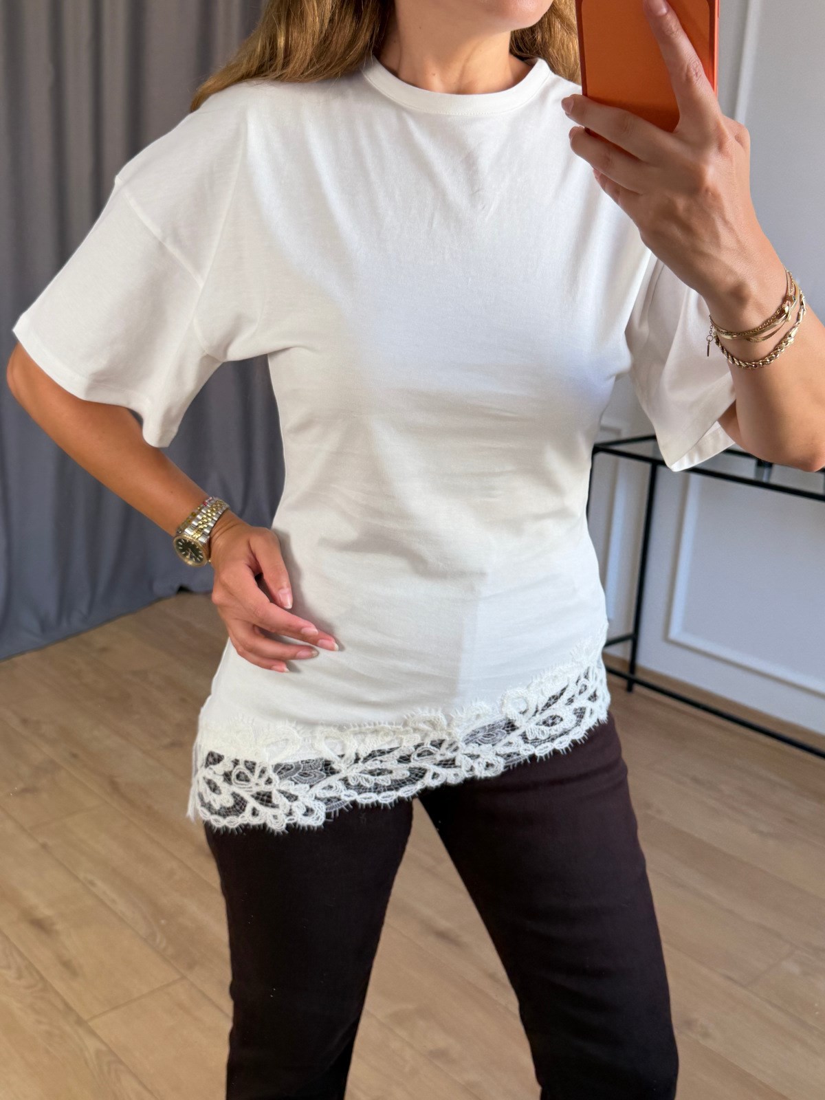 Ekru Etek Ucu Dantelli Verev Tshirt