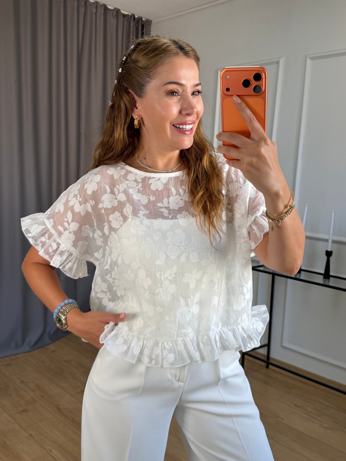 Ekru Fırfır Detay Çiçek Model Bluz