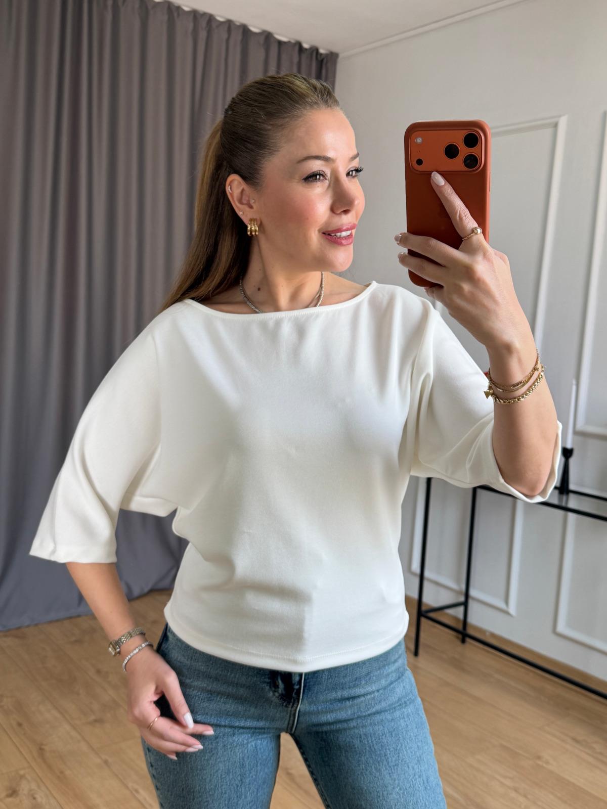 Ekru Geniş Yaka Basic Tshirt