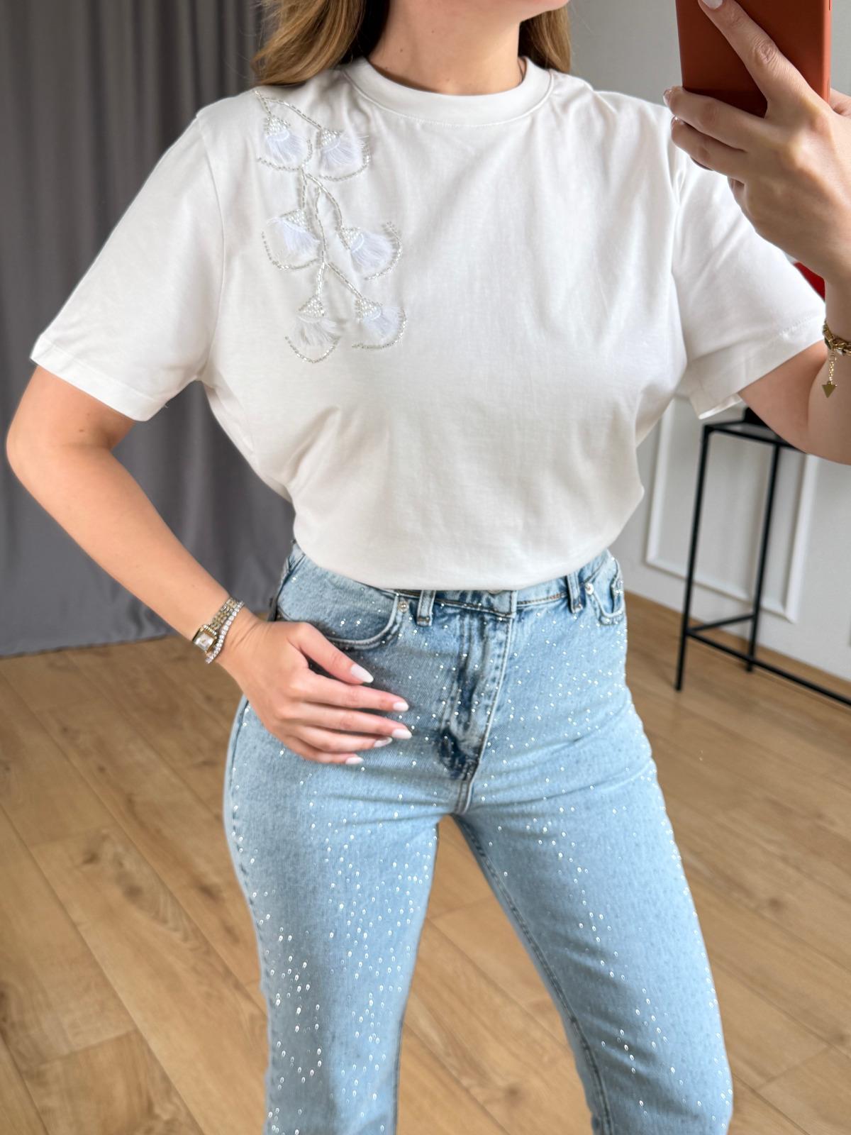 Ekru Omuz Püskül Detaylı Tshirt