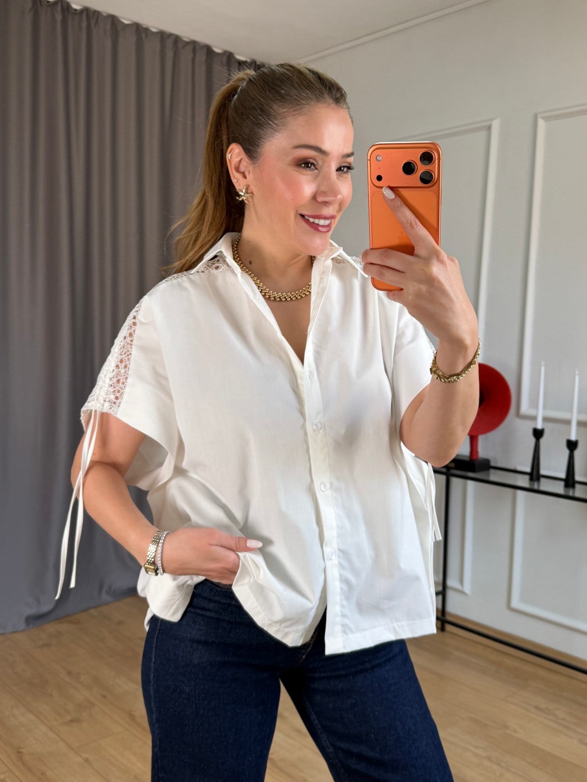 Ekru Omzu Büzme Detaylı Gömlek
