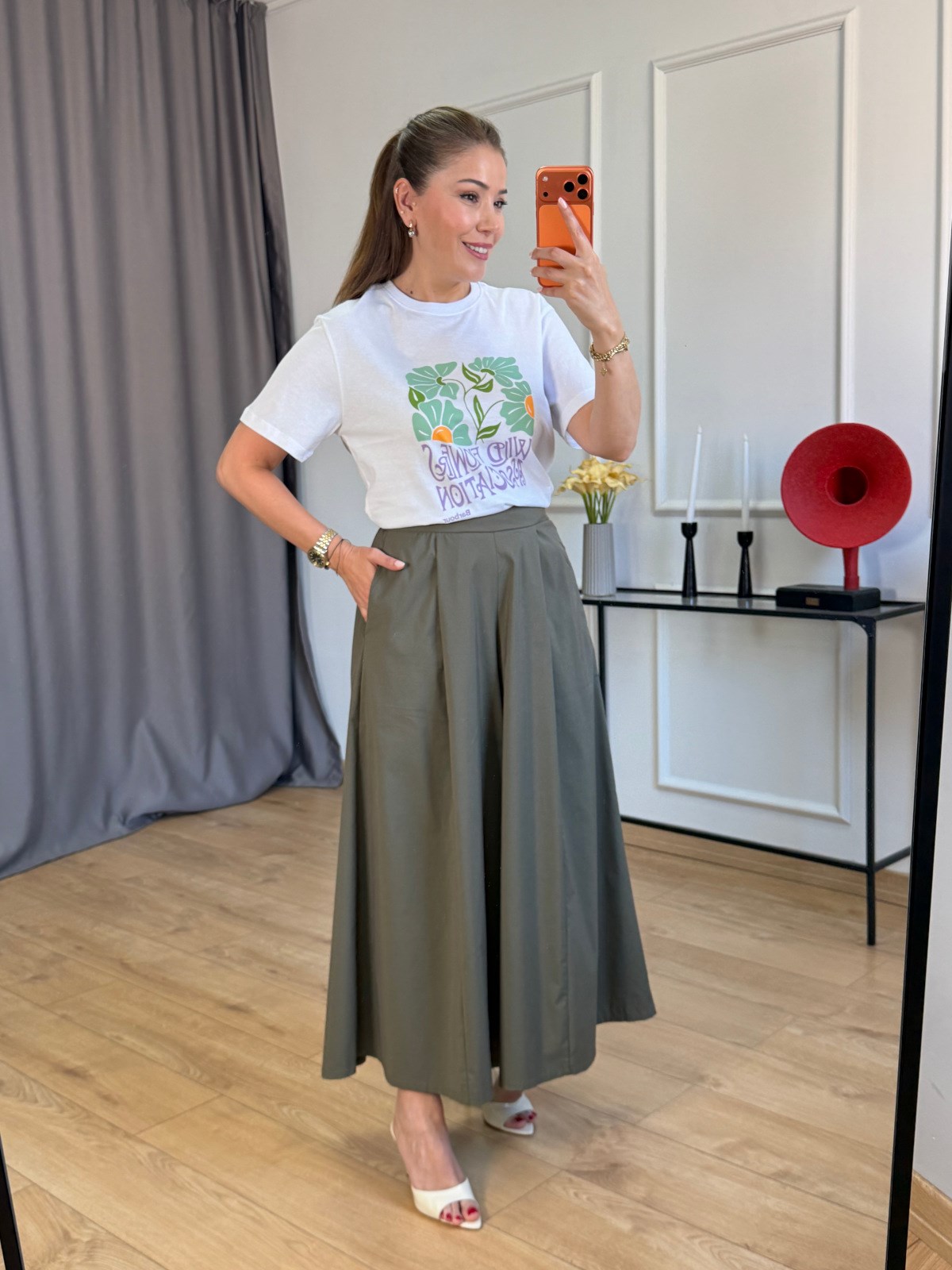 Ekru Ön Çiçek Baskılı Tshirt