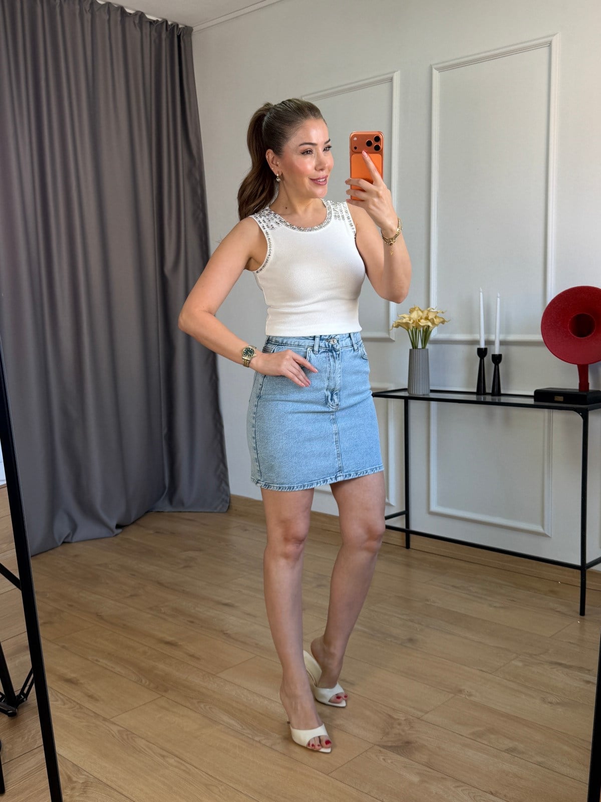 Ekru Taşlı Zımbalı Bluz