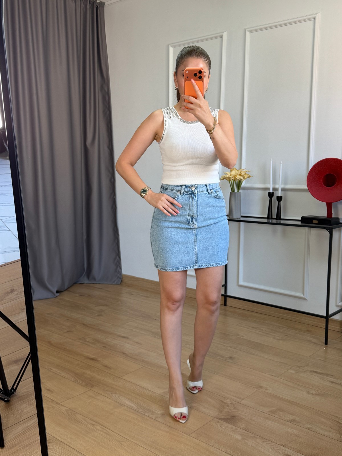 Ekru Taşlı Zımbalı Bluz