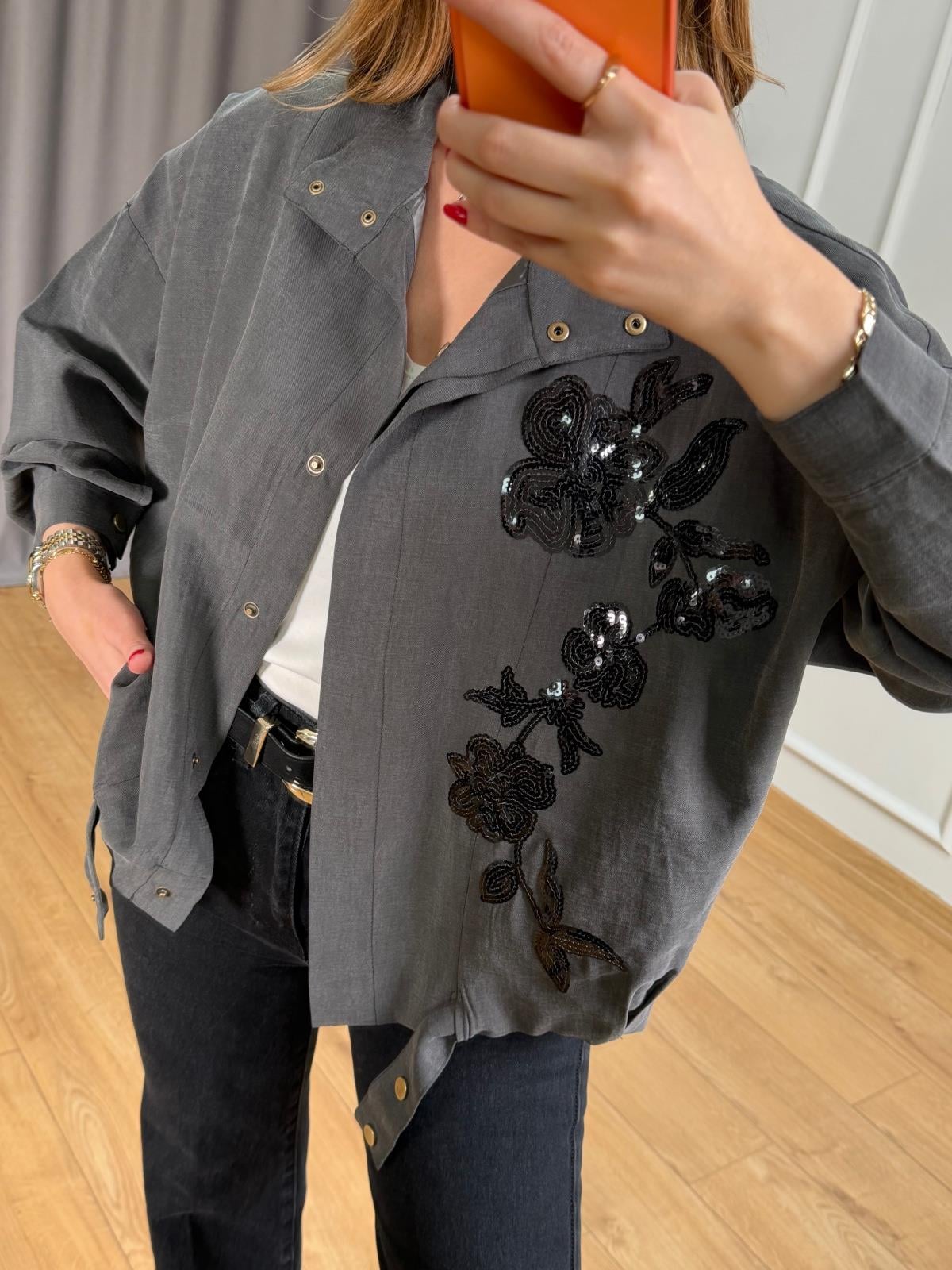 Gri Çiçek Nakışlı Ceket 