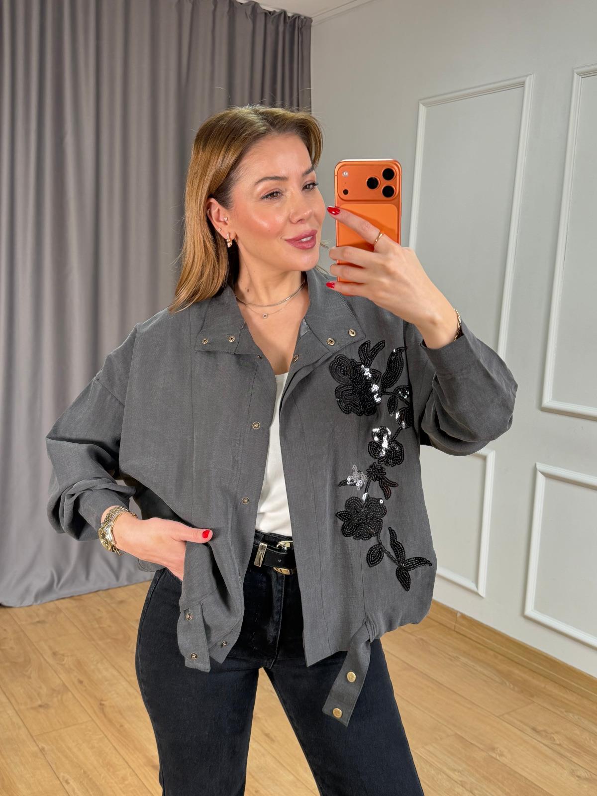 Gri Çiçek Nakışlı Ceket 