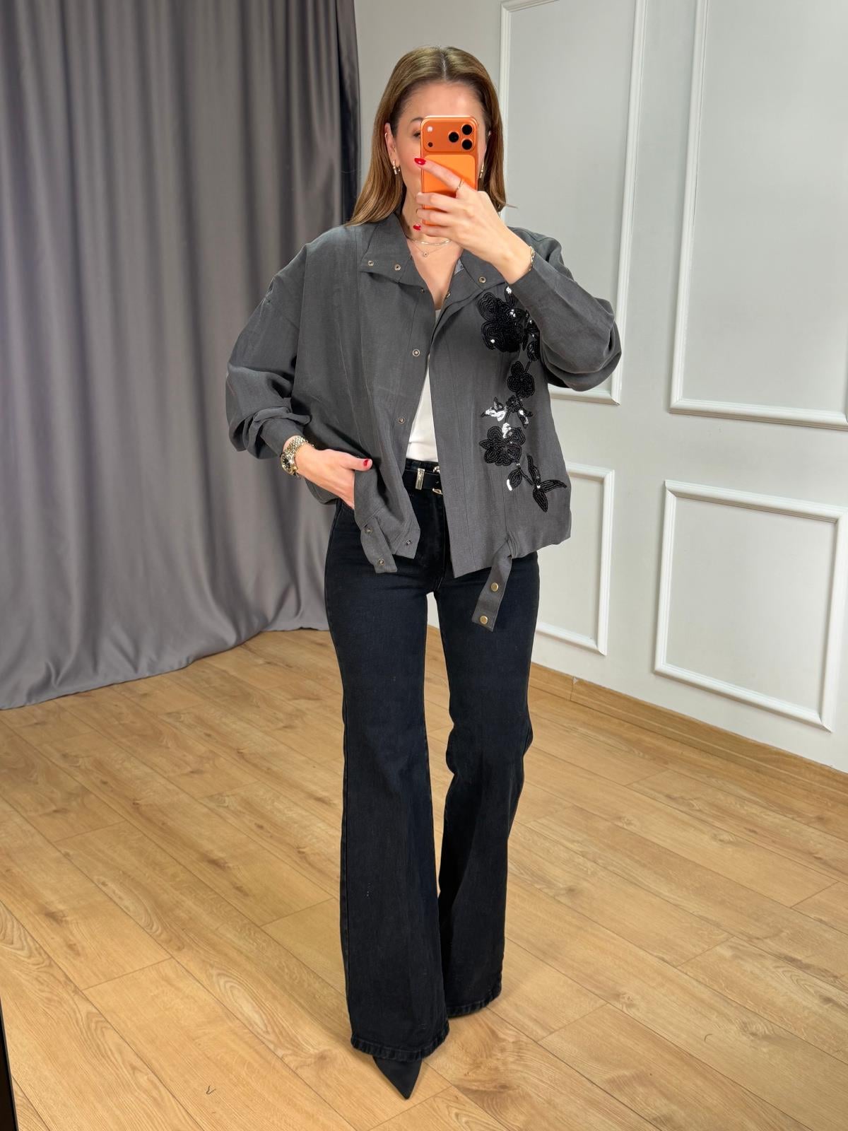 Gri Çiçek Nakışlı Ceket 