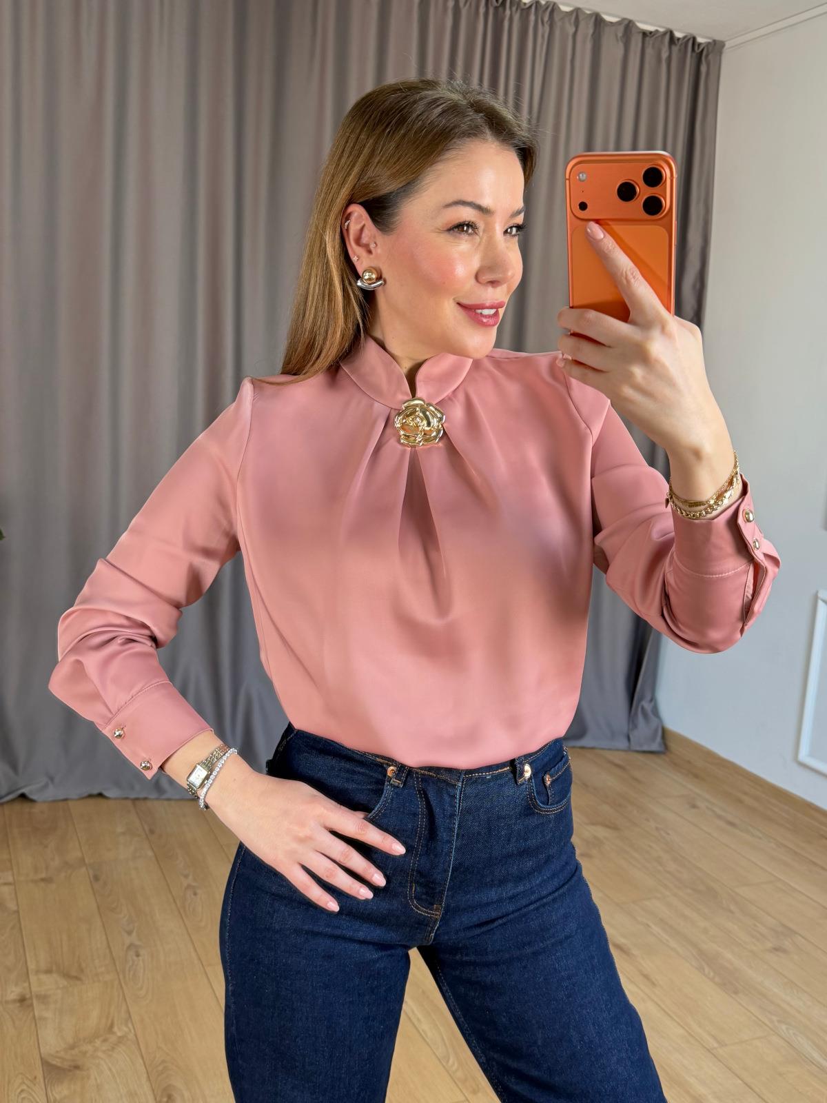 Gül Kurusu Mini Dik Yakalı Gold Broşlu Bluz