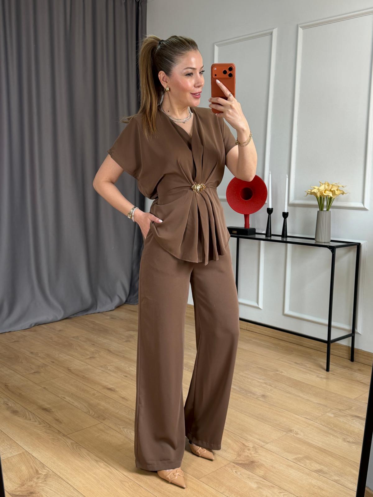 Kahve Beli Broş Detaylı Yarım Kol Takım