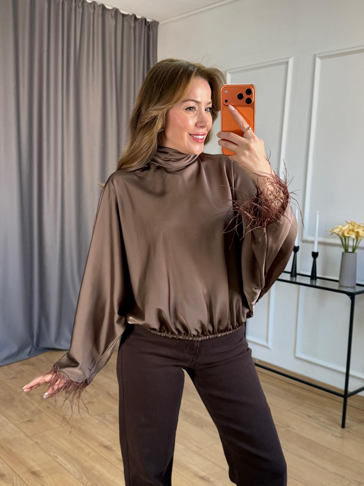 Kahve Boyun Bağlamalı Otrişli Bluz