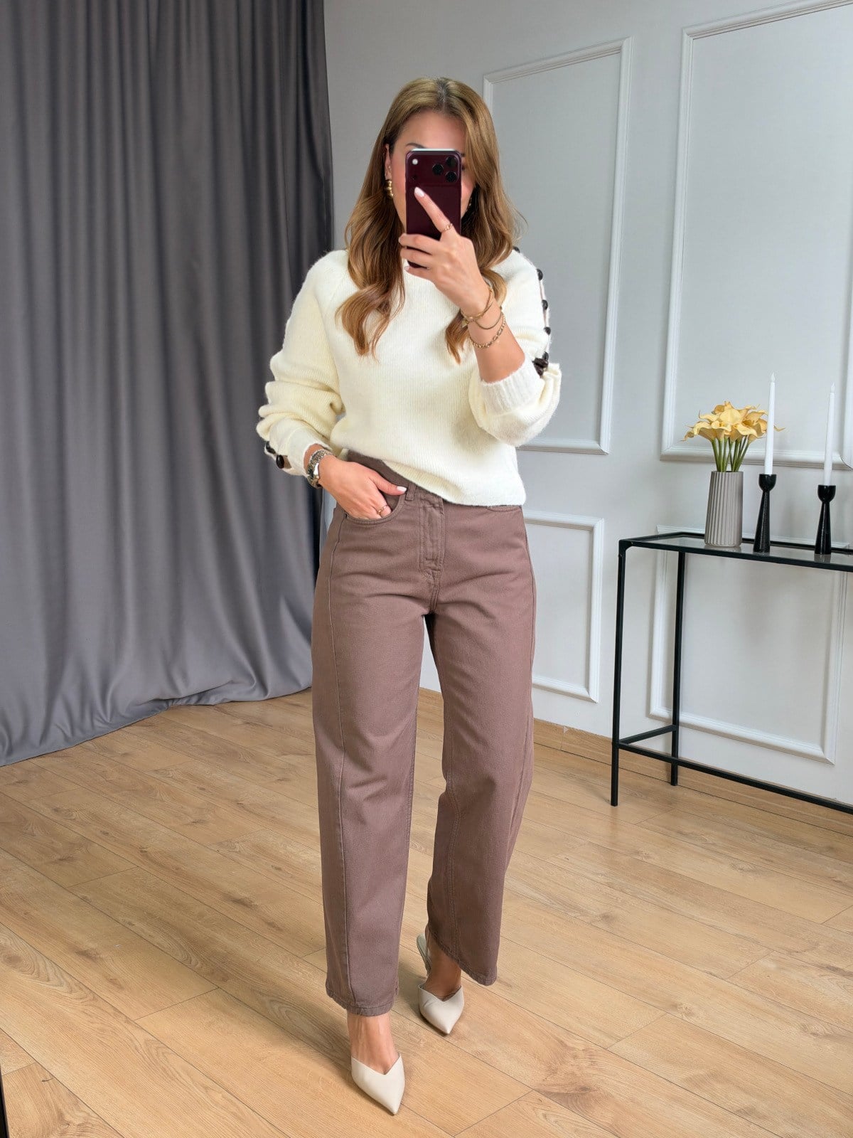 Kahve Dikiş Detaylı Mom Jean