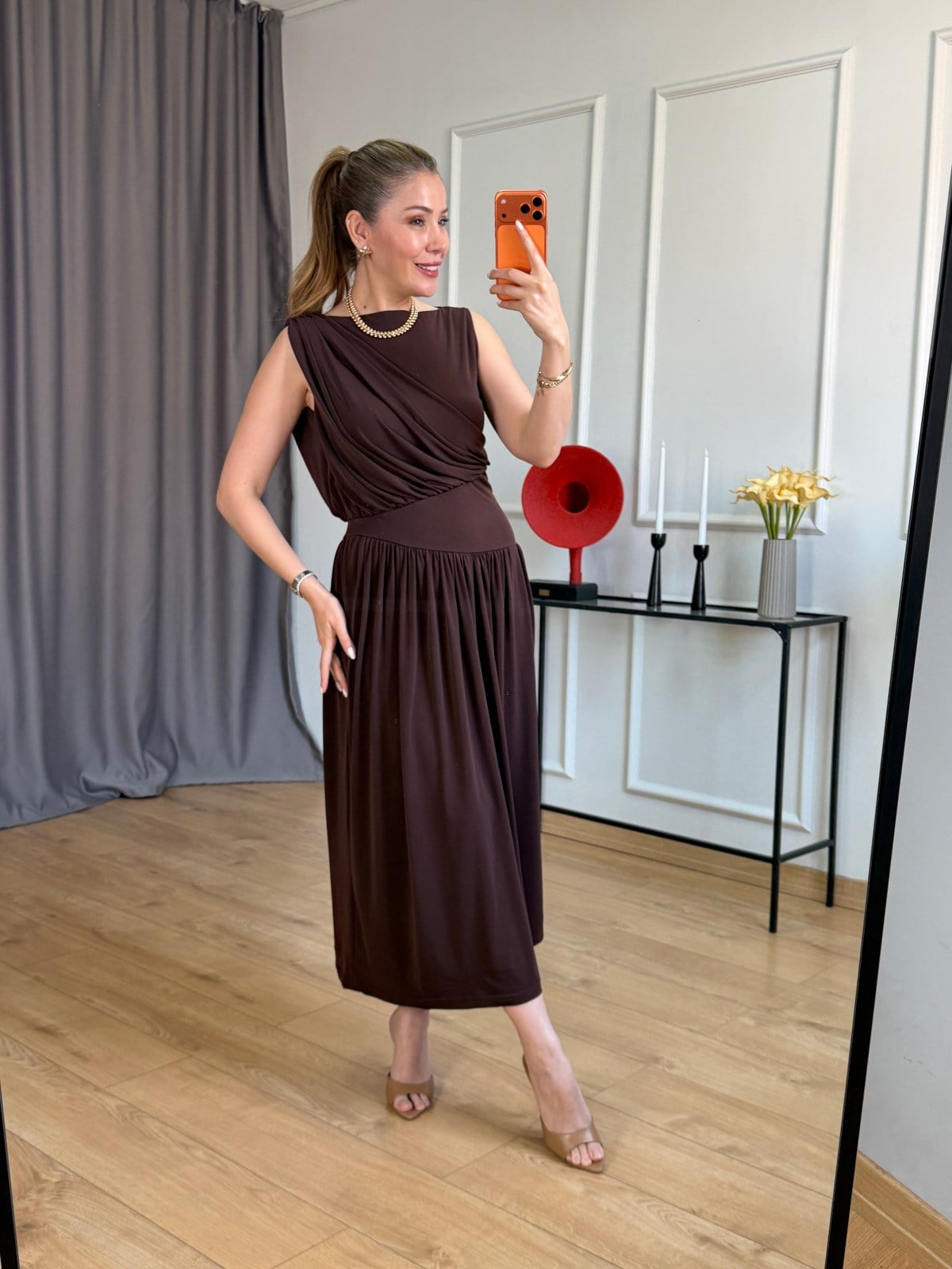 Kahve Drape Detaylı Belden Oturtmalı Elbise