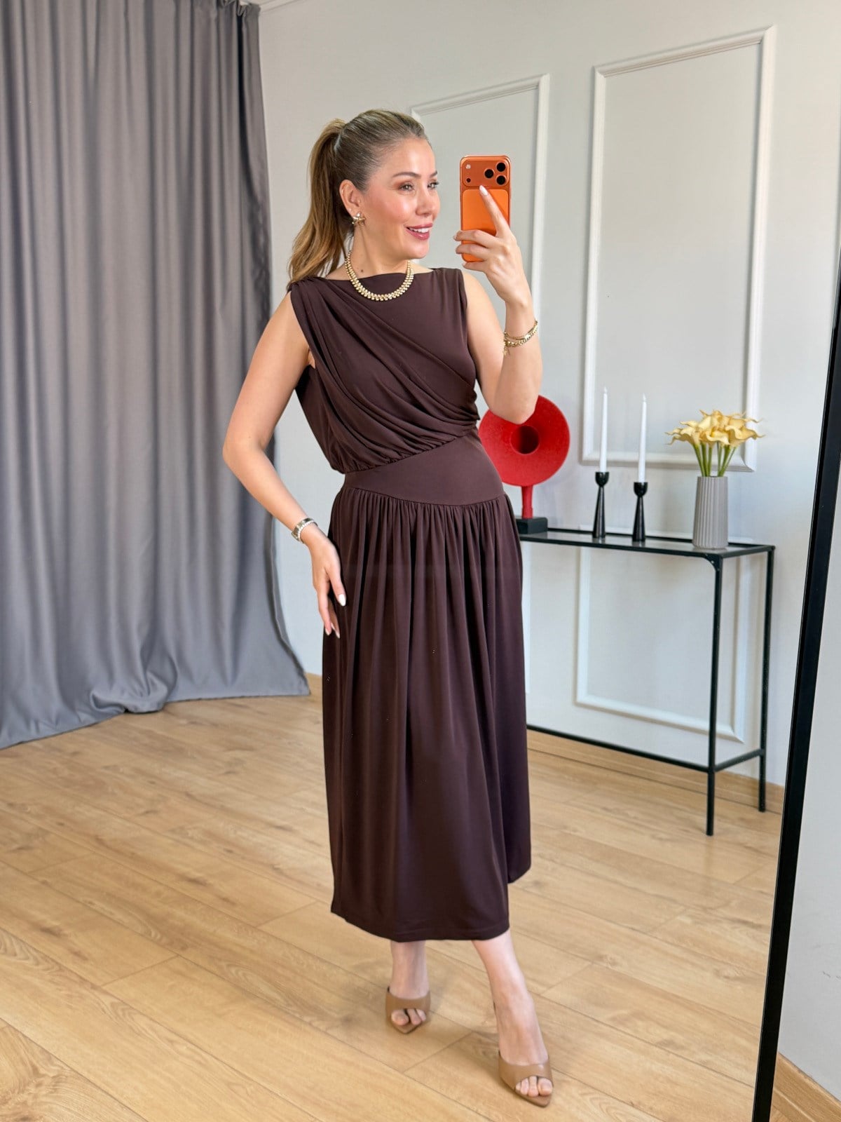 Kahve Drape Detaylı Belden Oturtmalı Elbise