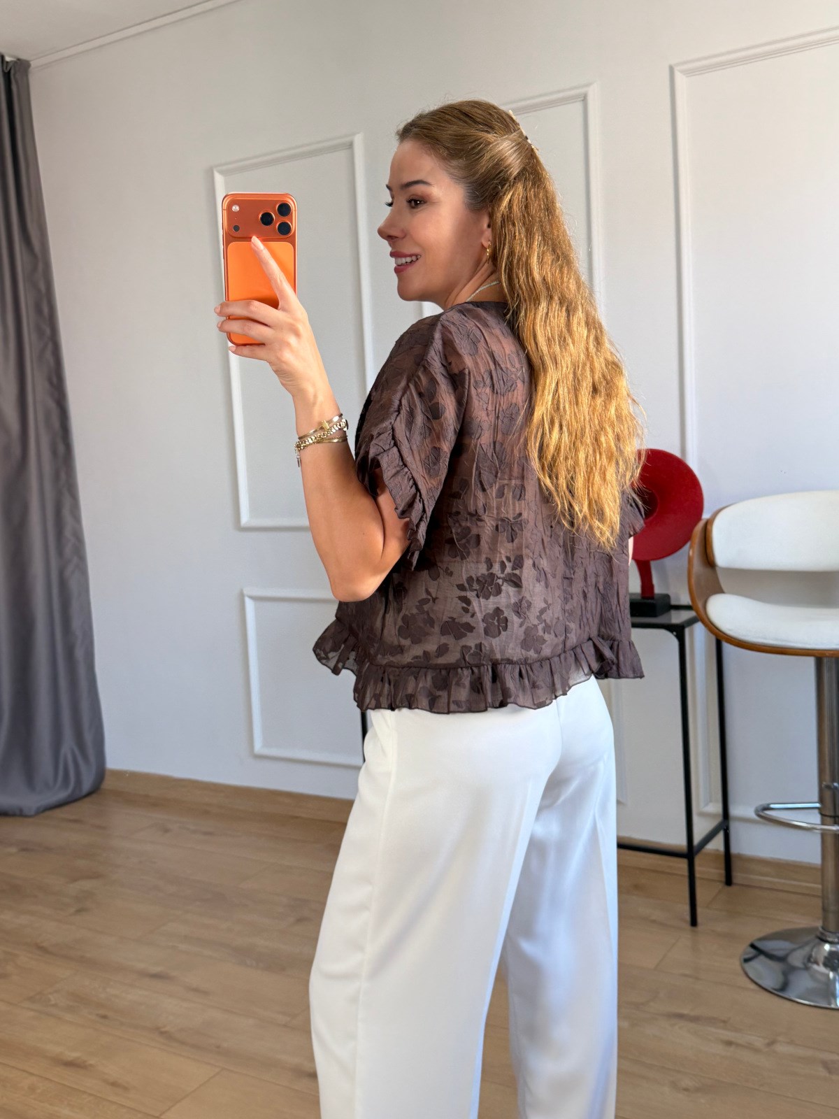 Kahve Fırfır Detay Çiçek Model Bluz