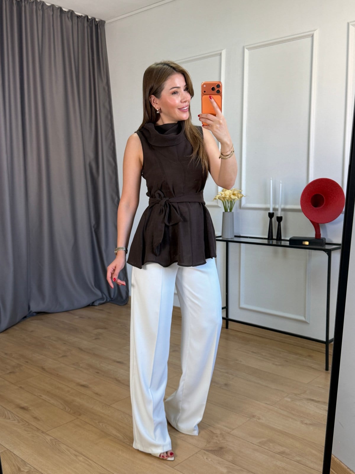 Kahve Yaka Detaylı Çan Bluz